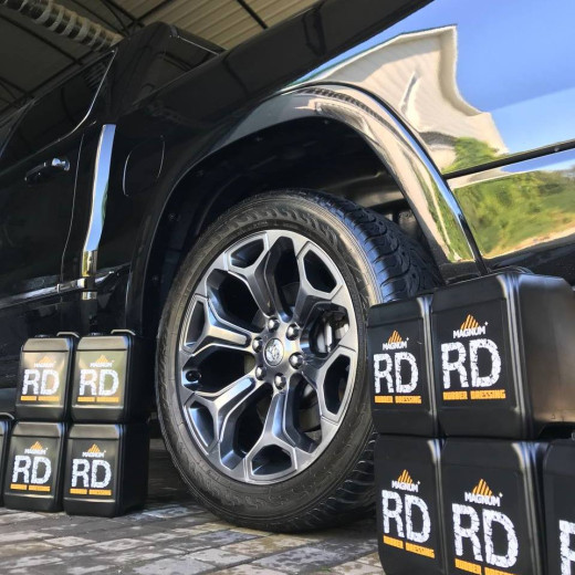 Кондиціонер для шин та зовнішнього пластику RD MAGNUM RUBBER DRESSING 5 л