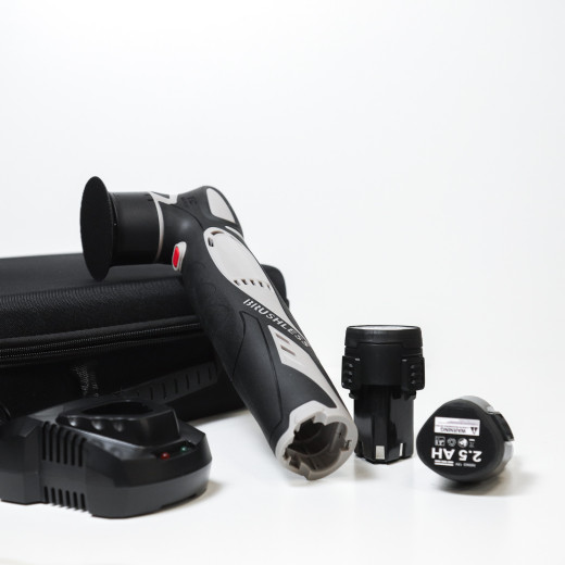 Акумуляторна міні-полірувальна машинка MAGNUM Nano з бездротовим живленням