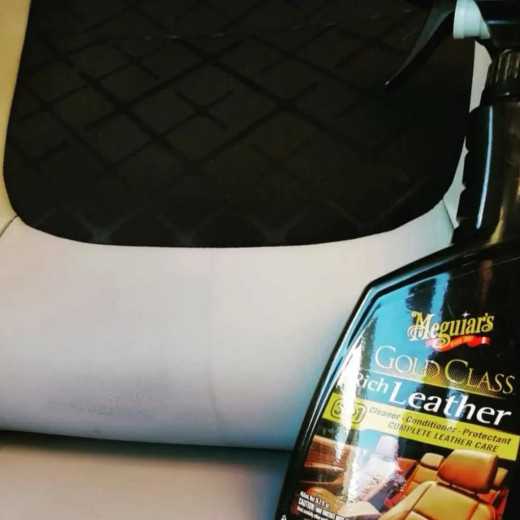 Спрей 3 в 1 Meguiar's для догляду за шкіряним салоном Gold Class™ Rich Leather Spray 450 мл