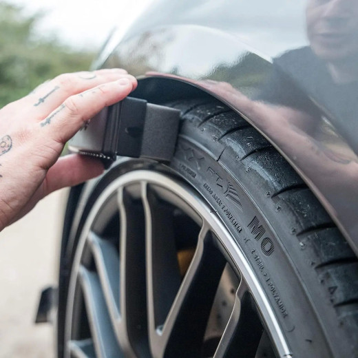 Аплікатор з утримувачем для чорніння гуми і пластику - Meguiar's Tyre Dressing Applicator Pad чорний (X3090)